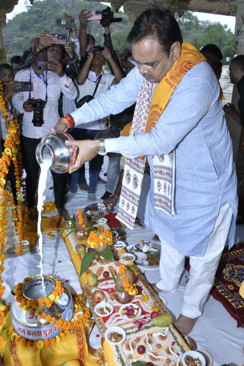 चौकी पाल पर किया पूजन