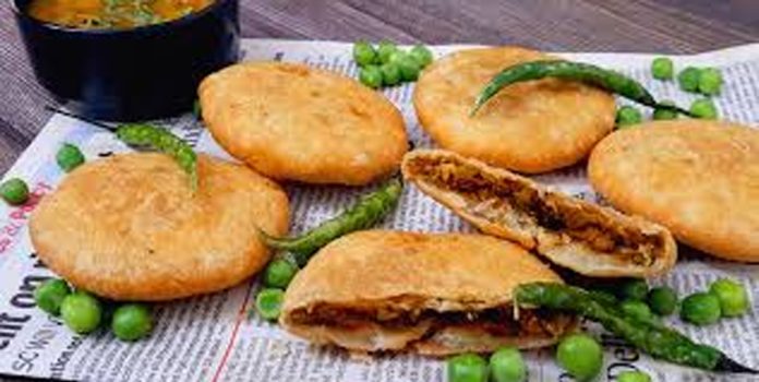 मटर कचौड़ी