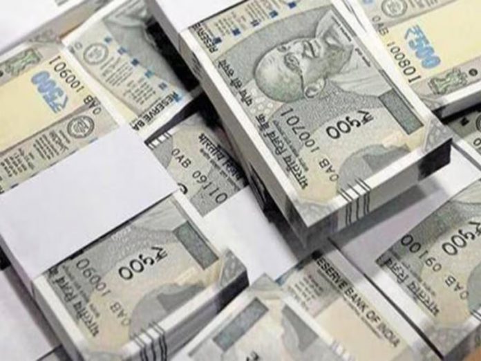 11.6 लाख करोड़ रुपये प्रवासी