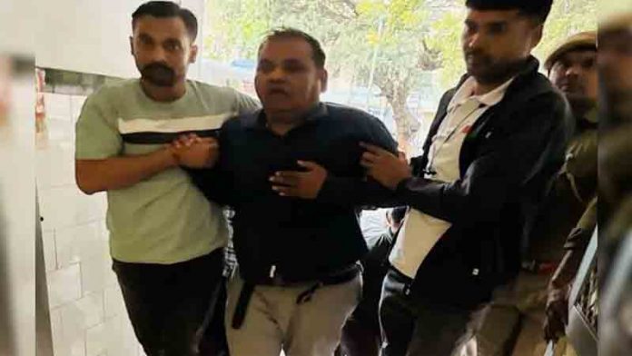 बैंक मैनेजर विवेक कच्छवाहा बैंक मैनेजर विवेक कच्छवाहा