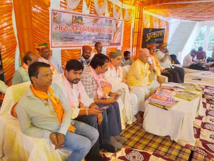 बरूंदनी के वेद संस्थान में ग्रंथ विमोचन बरूंदनी के वेद संस्थान में ग्रंथ विमोचन