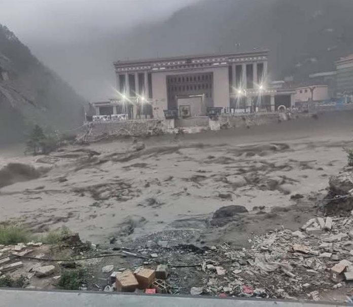 बाढ़ बाढ़