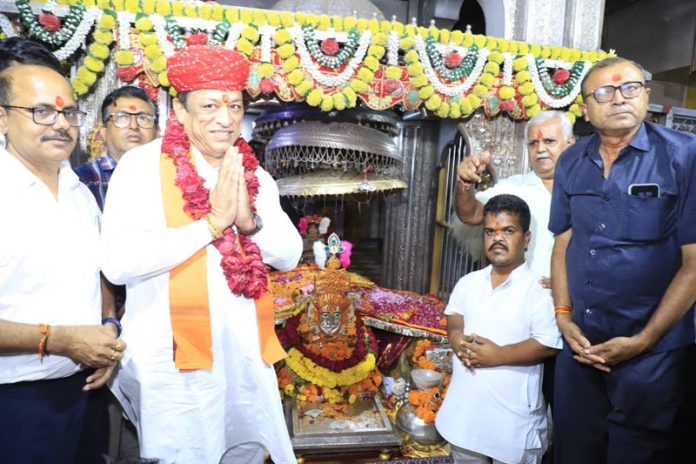 देवस्थान मंत्री