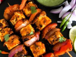 अचारी पनीर टिक्का