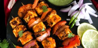 अचारी पनीर टिक्का