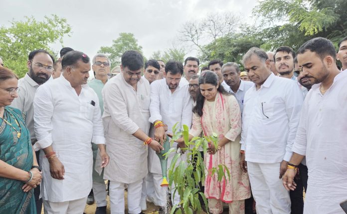 प्रभारी मंत्री संजय शर्मा