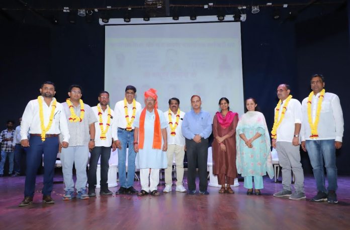 विधानसभा अध्यक्ष वासुदेव देवनानी