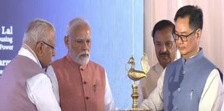 प्रधानमंत्री नरेंद्र मोदी