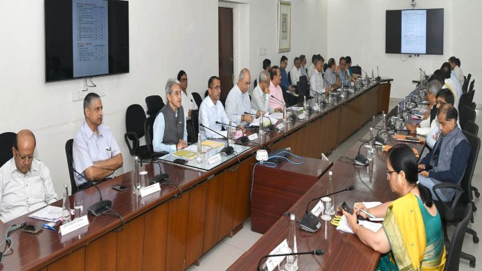 सीओएस बैठक: ग्रामीण-शहरी सेवा शिविर बने राहत का सहारा