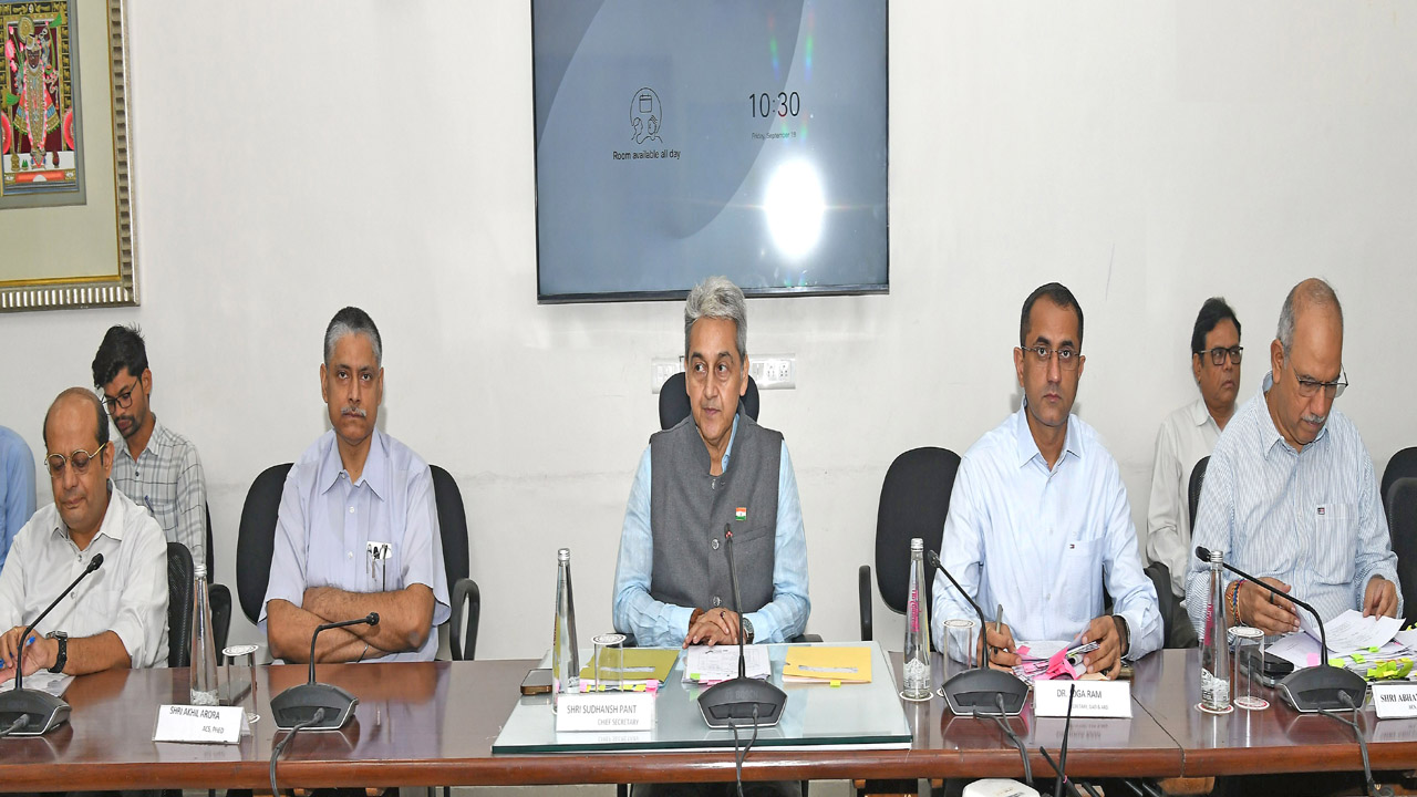 सीओएस बैठक: ग्रामीण-शहरी सेवा शिविर बने राहत का सहारा