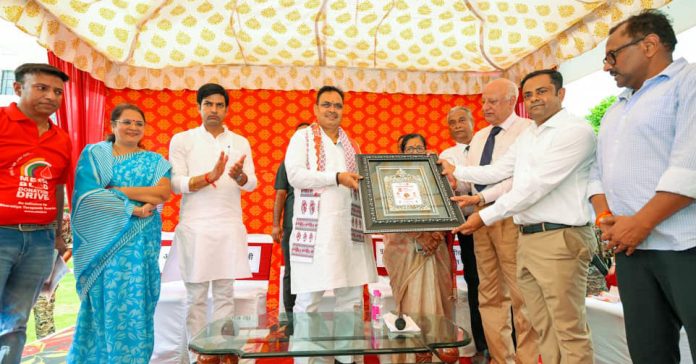 CM Bhajanlal Sharma Urges Blood Donation and Promotes Swadeshi