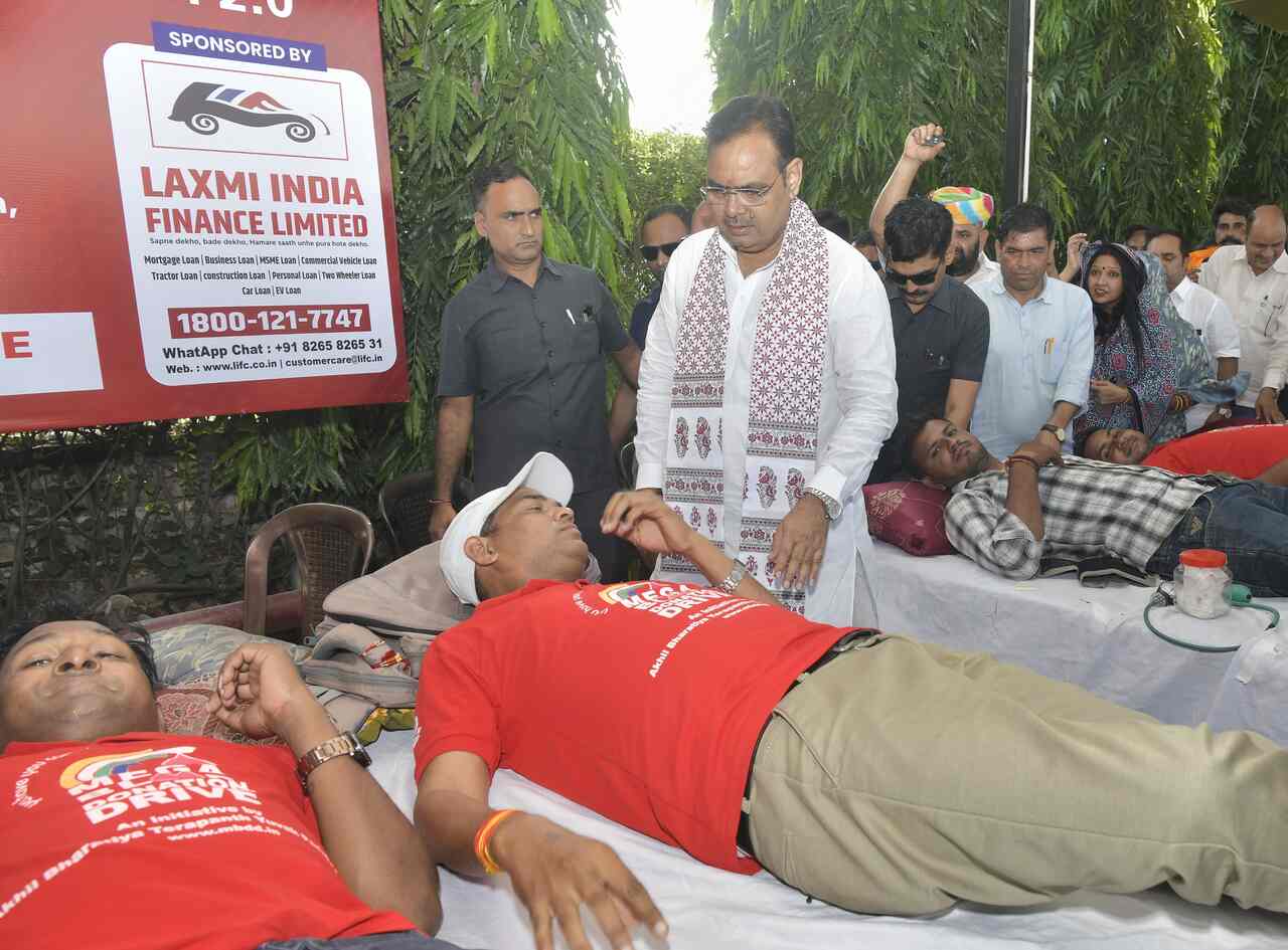 CM Bhajanlal Sharma Urges Blood Donation and Promotes Swadeshi