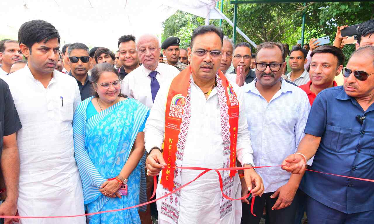 CM Bhajanlal Sharma Urges Blood Donation and Promotes Swadeshi